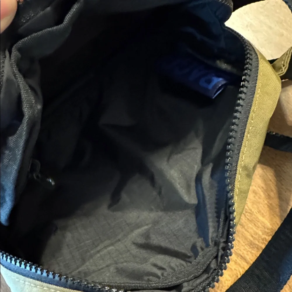 BAGGU Fanny Pack - Picture 3 of 3